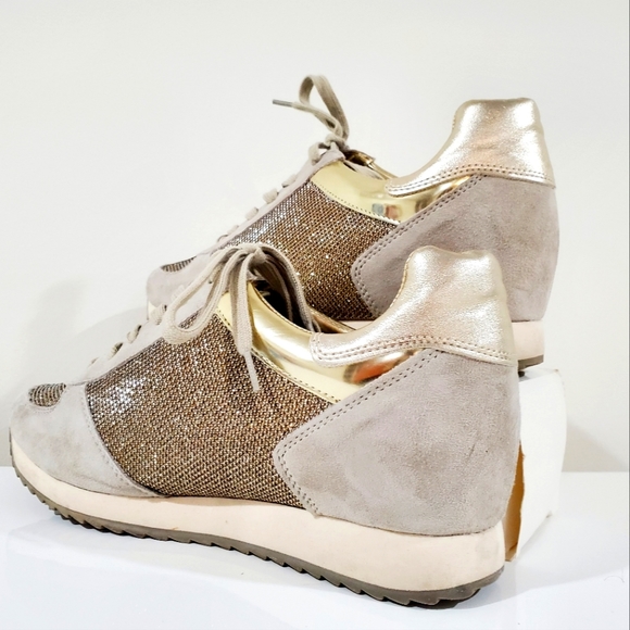 Nine west gold wedge sneakers - Picture 3 of 4